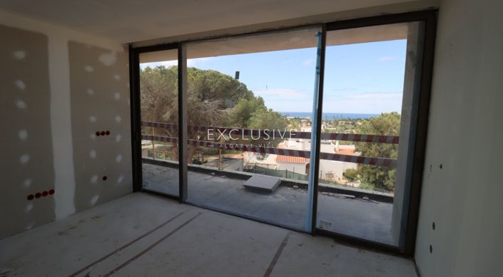 Image No.18-4 Bed Apartment for sale