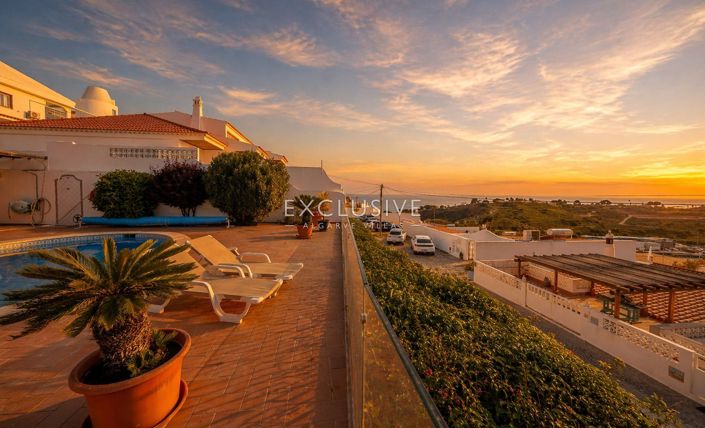 Image No.3-Villa de 4 chambres à vendre à Albufeira