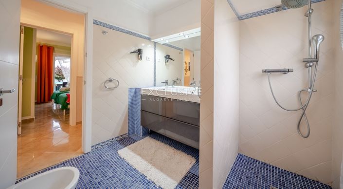 Image No.36-4 Bed Villa for sale