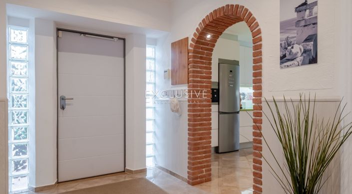 Image No.9-4 Bed Villa for sale