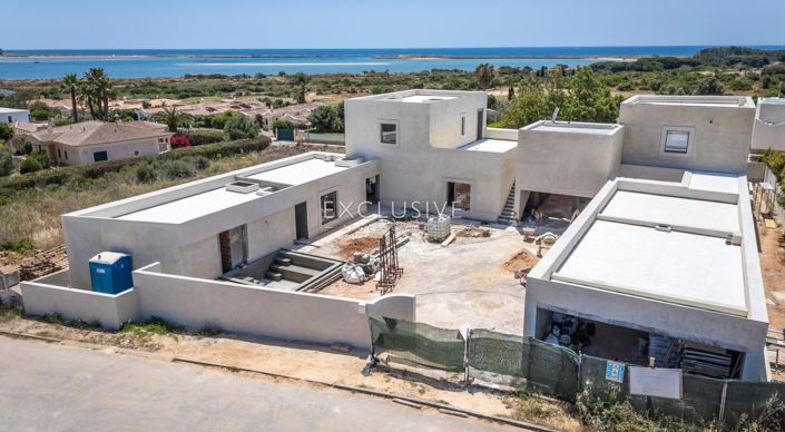 Image No.1-5 Bed Villa for sale