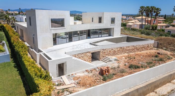 Image No.2-5 Bed Villa for sale