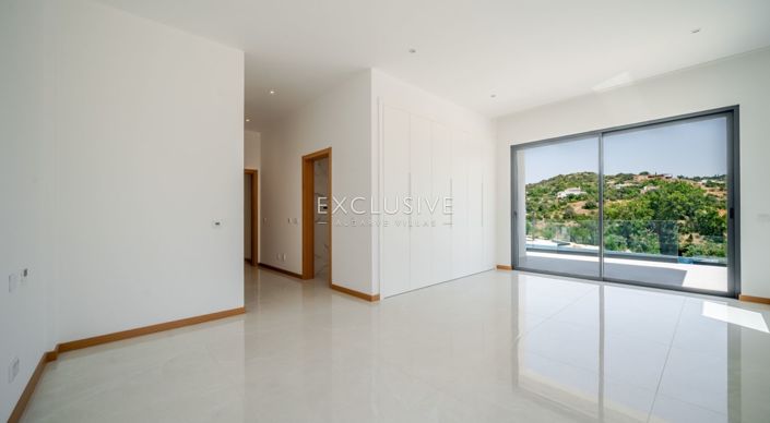 Image No.12-4 Bed Villa for sale