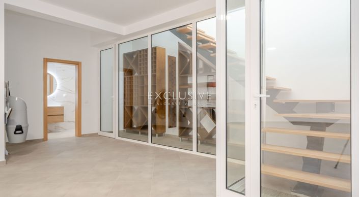 Image No.7-4 Bed Villa for sale