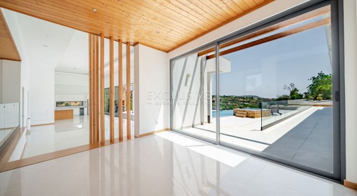 Image No.8-4 Bed Villa for sale