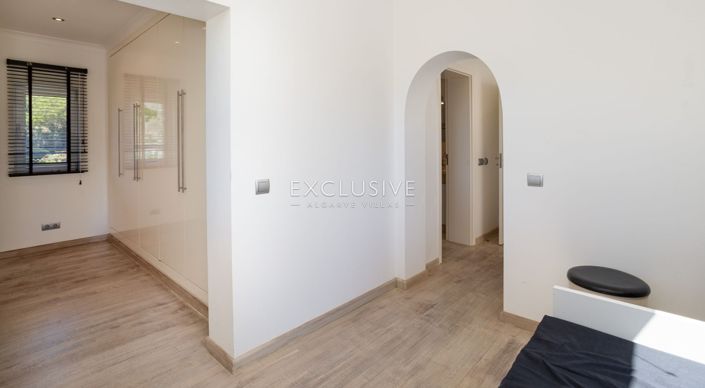 Image No.17-3 Bed Villa for sale