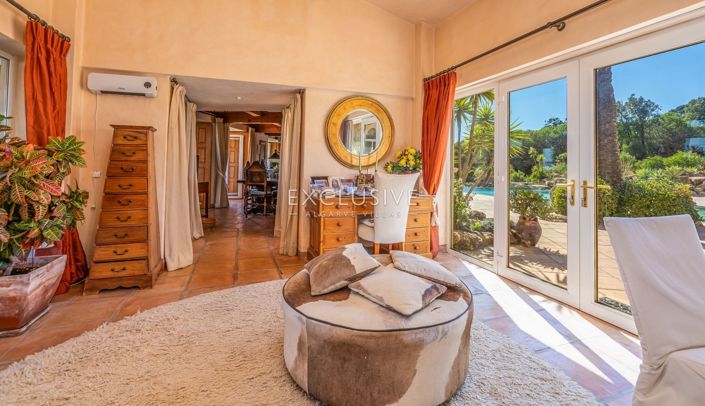 Image No.10-5 Bed Villa for sale