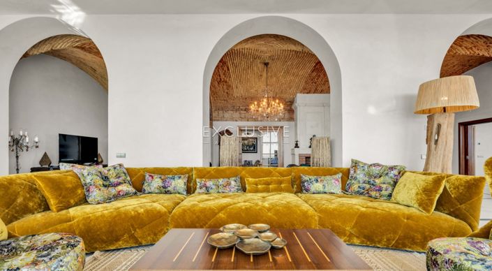 Image No.18-8 Bed Villa for sale