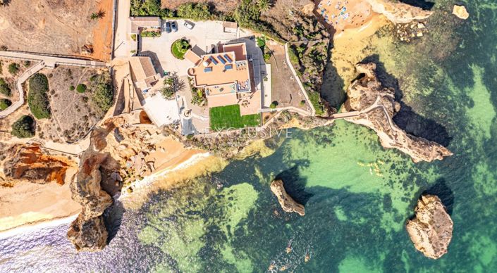 Image No.2-8 Bed Villa for sale