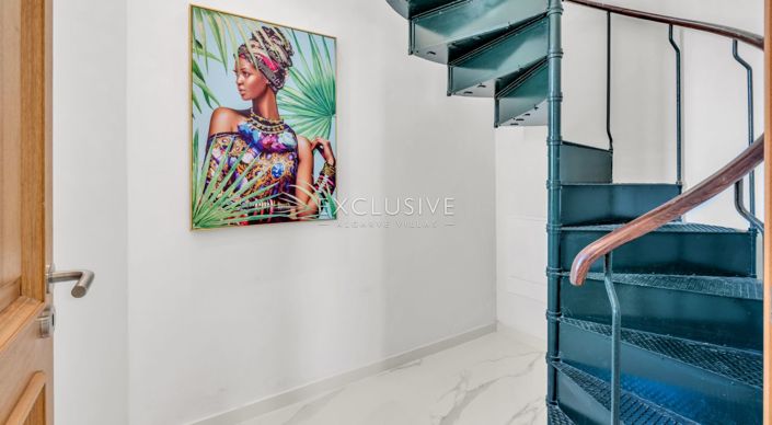 Image No.44-8 Bed Villa for sale