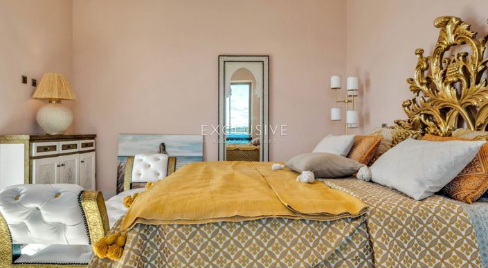 Image No.48-8 Bed Villa for sale