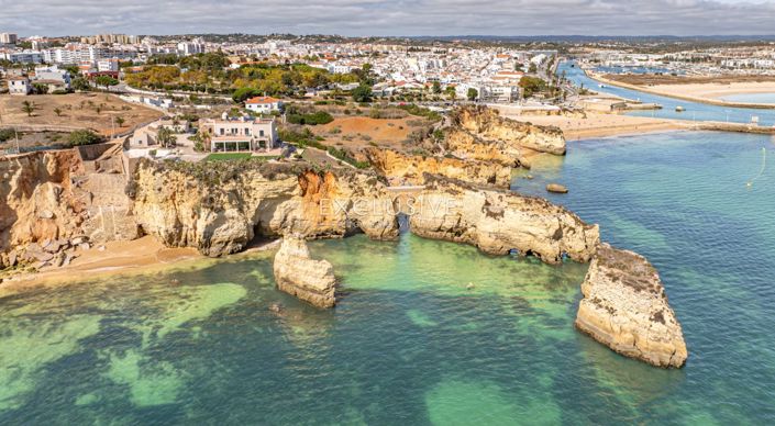 Image No.60-8 Bed Villa for sale