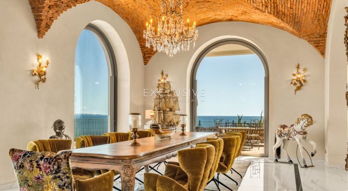 Image No.9-8 Bed Villa for sale