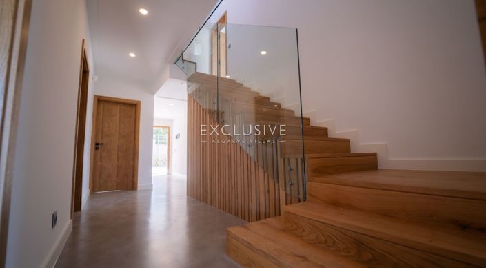 Image No.12-7 Bed Villa for sale