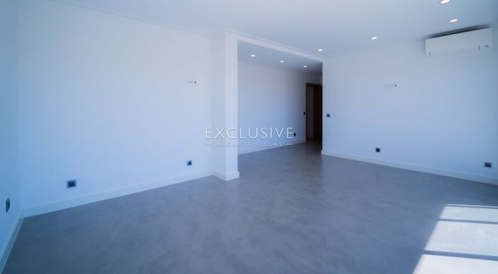 Image No.19-7 Bed Villa for sale