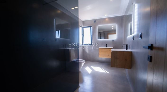 Image No.22-7 Bed Villa for sale