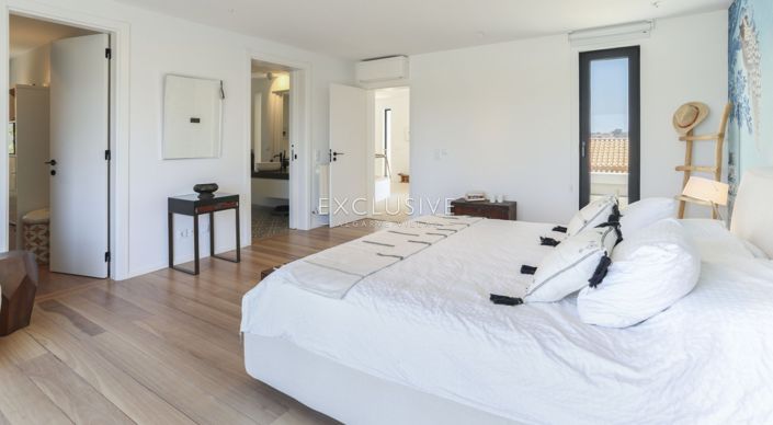 Image No.10-5 Bed Villa for sale