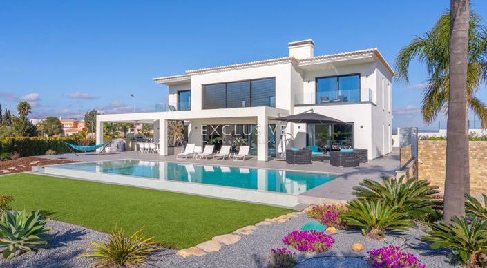 Image No.2-4 Bed Villa for sale