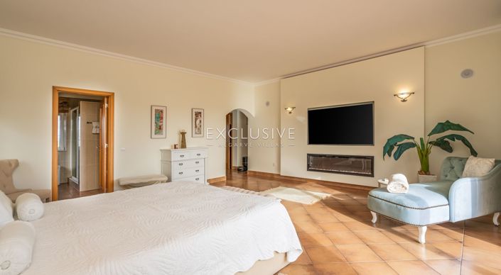 Image No.37-5 Bed Villa for sale