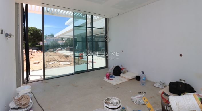 Image No.17-6 Bed Villa for sale