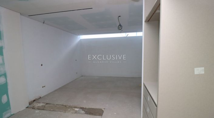 Image No.24-6 Bed Villa for sale