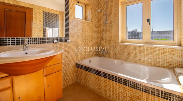 Image No.23-Villa de 4 chambres à vendre à Lagoa