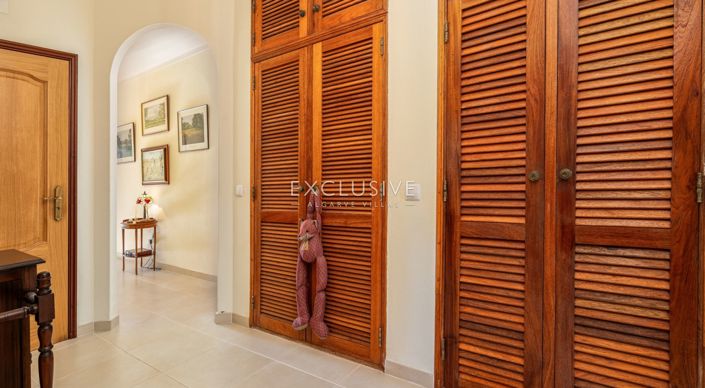 Image No.18-6 Bed Villa for sale