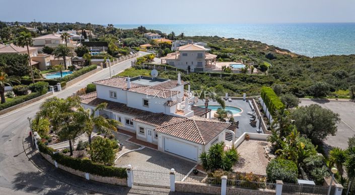 Image No.2-4 Bed Villa for sale