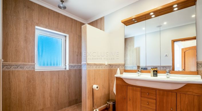 Image No.29-4 Bed Villa for sale