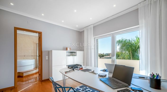Image No.38-4 Bed Villa for sale