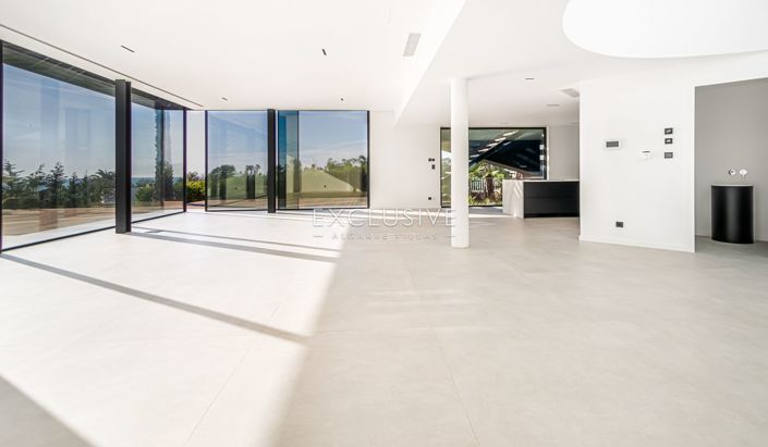 Image No.7-4 Bed Villa for sale