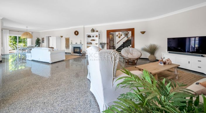 Image No.10-4 Bed Villa for sale