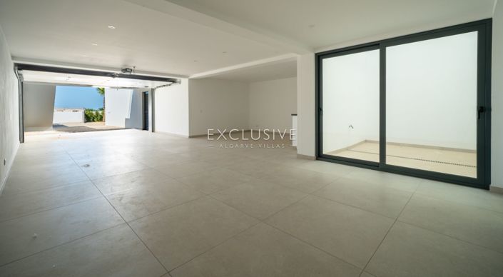 Image No.25-4 Bed Villa for sale