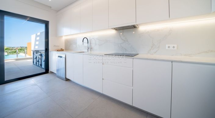 Image No.9-3 Bed Townhouse for sale