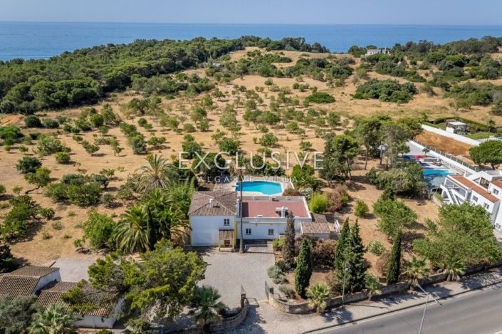 Image No.1-4 Bed Villa for sale