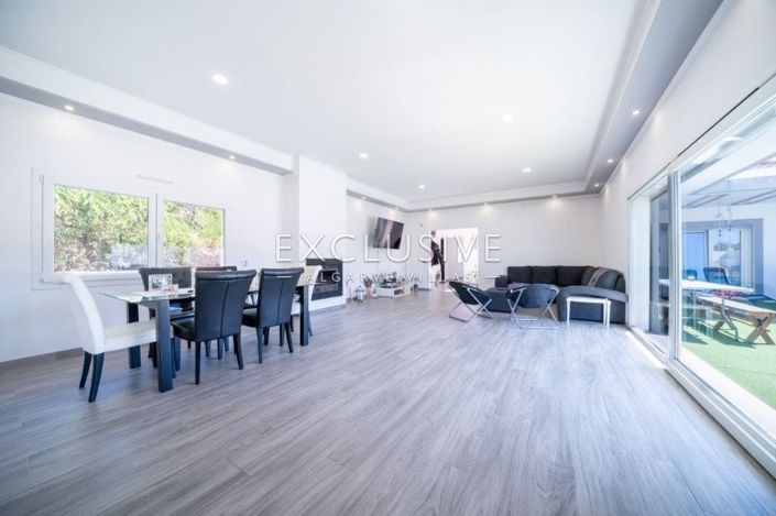 Image No.6-4 Bed Villa for sale