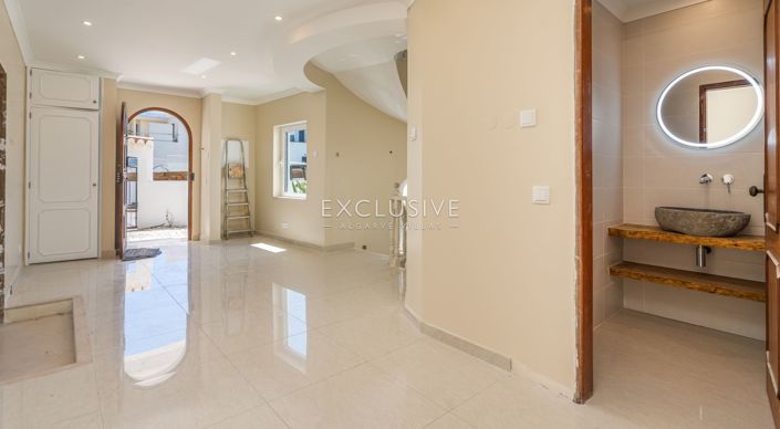 Image No.2-Villa de 3 chambres à vendre à Lagos