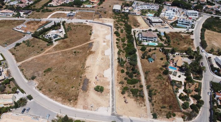 Image No.7-Terrain de 4 chambres à vendre à Luz