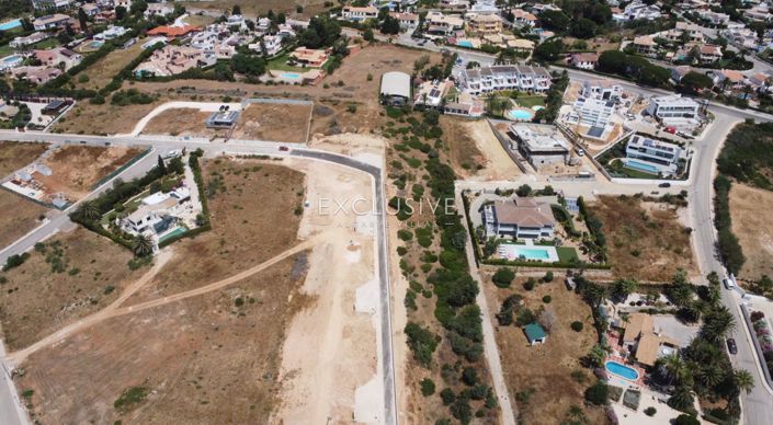 Image No.8-Terrain de 4 chambres à vendre à Luz