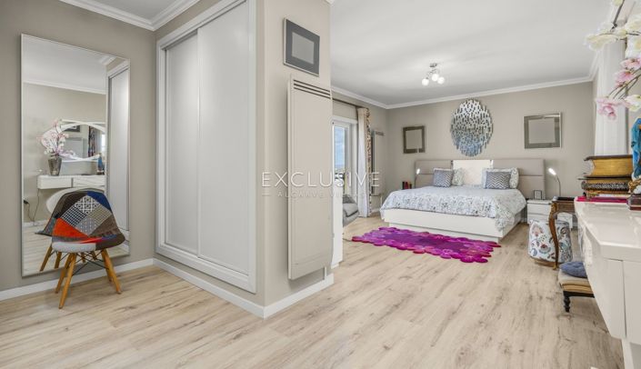 Image No.11-4 Bed Apartment for sale