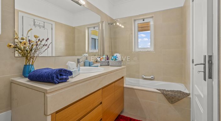 Image No.24-4 Bed Apartment for sale