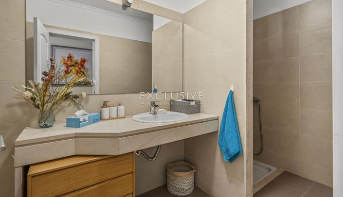 Image No.27-4 Bed Apartment for sale