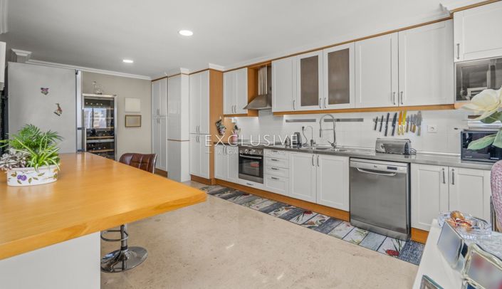 Image No.4-4 Bed Apartment for sale