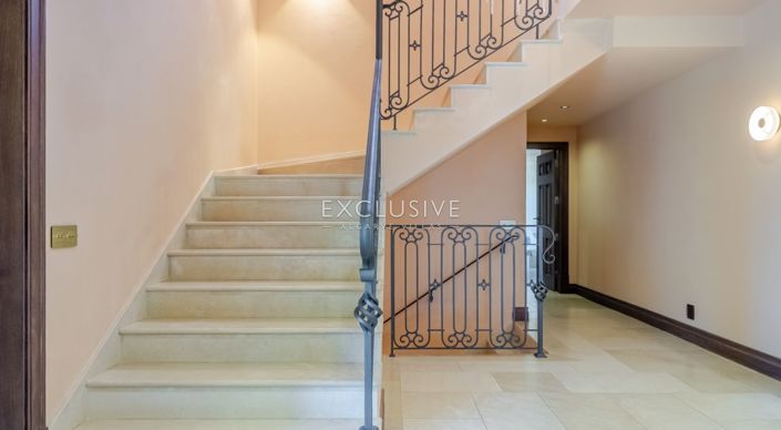 Image No.18-5 Bed Villa for sale