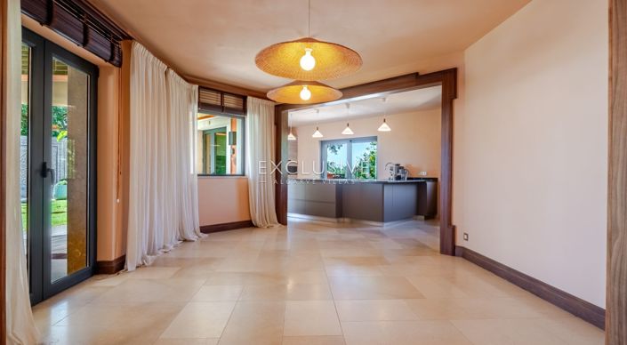 Image No.26-5 Bed Villa for sale