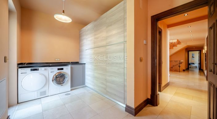 Image No.36-5 Bed Villa for sale