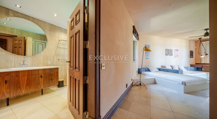 Image No.38-5 Bed Villa for sale