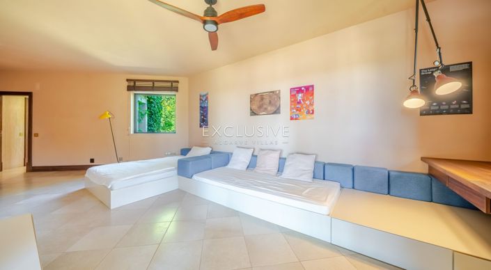 Image No.42-5 Bed Villa for sale