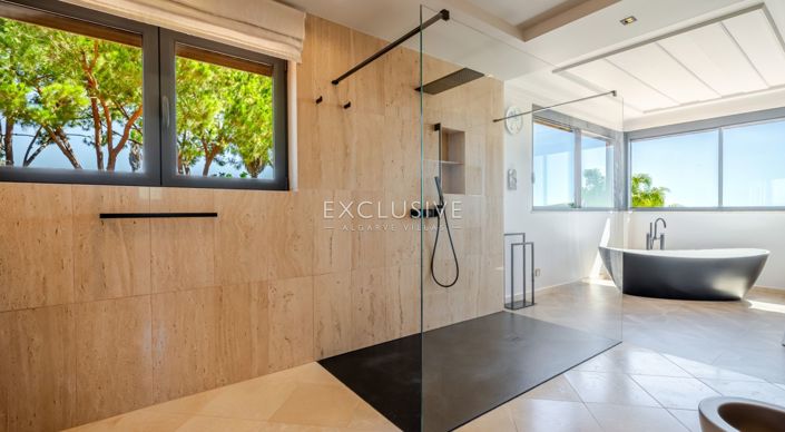 Image No.65-5 Bed Villa for sale