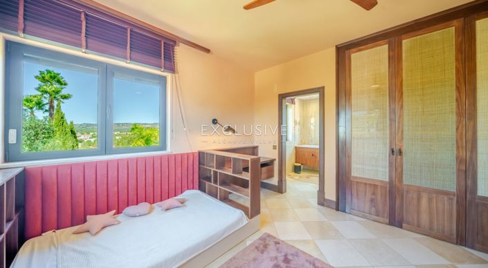 Image No.68-5 Bed Villa for sale